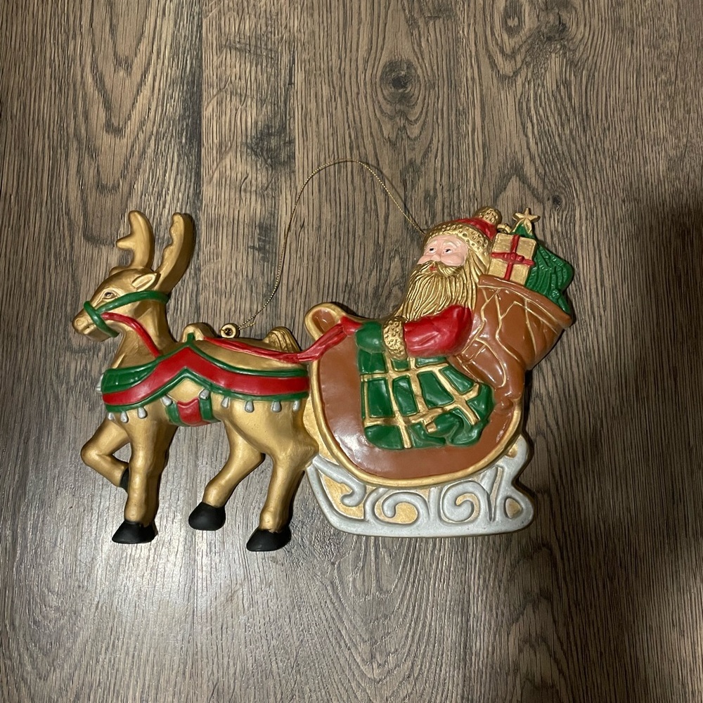 Vintage Christmas Santa Sleigh Plaque Decoration